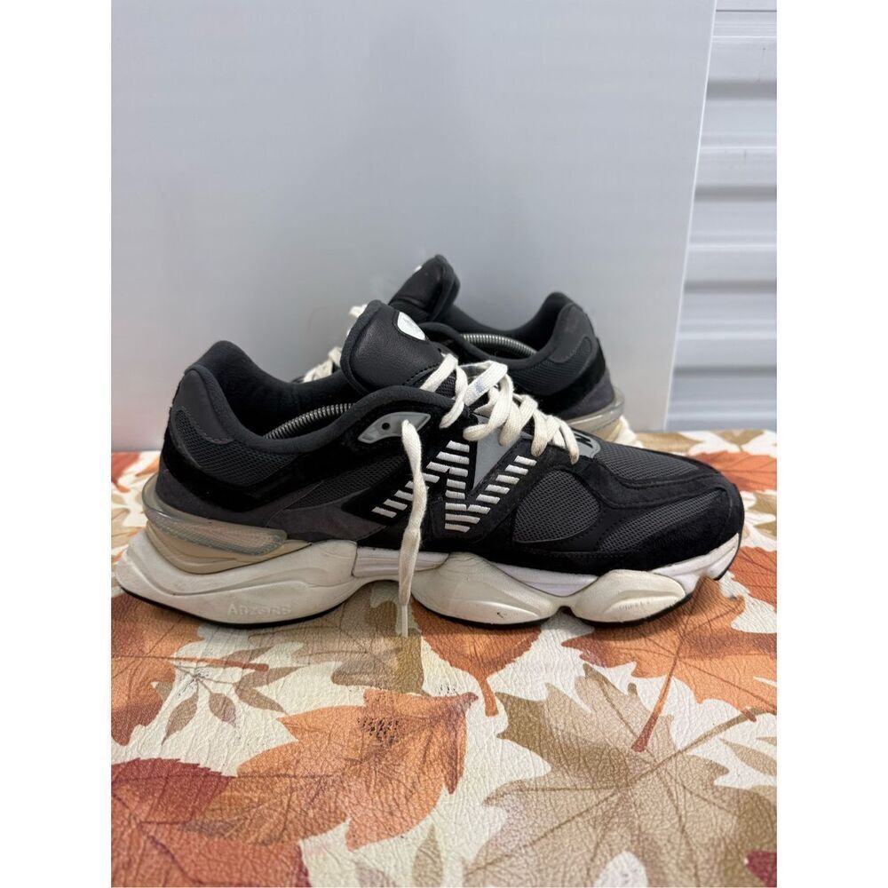 Size 13 New Balance 9060 Sneakers Men's Running Shoes Black White - Picture 2 of 6